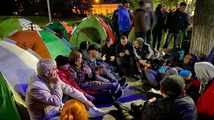 Эпопея с протестами в центре столицы: попытка заблокировать проезд, вмешательство полиции и реакция Иона Чебана