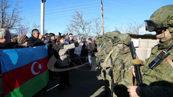 На дороге Лачин-Шуша продолжается акция протеста азербайджанских экологов и активистов (ФОТО)