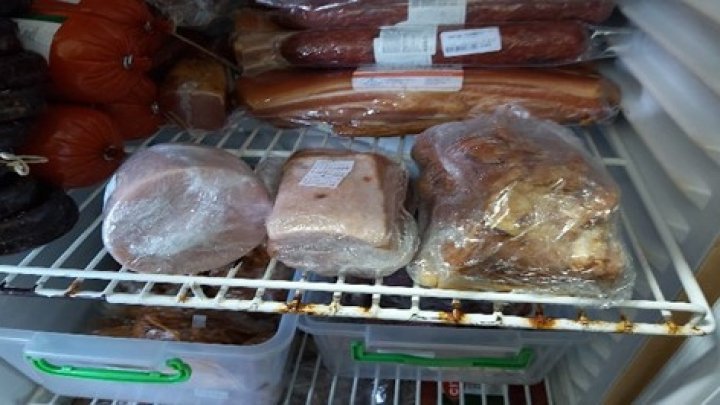 Рейды по магазинам, кафе и сетям общепита: изъято более пяти тонн продуктов