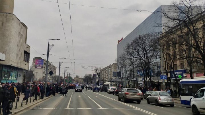 Движение транспорта в столице восстановлено